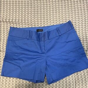 The Limited 5 inch chino shorts
Size 10
Good used condition